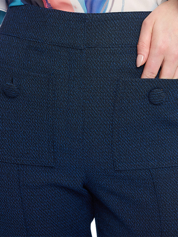 Pantalón con Bolsas de Parche y Alforzas Frontales