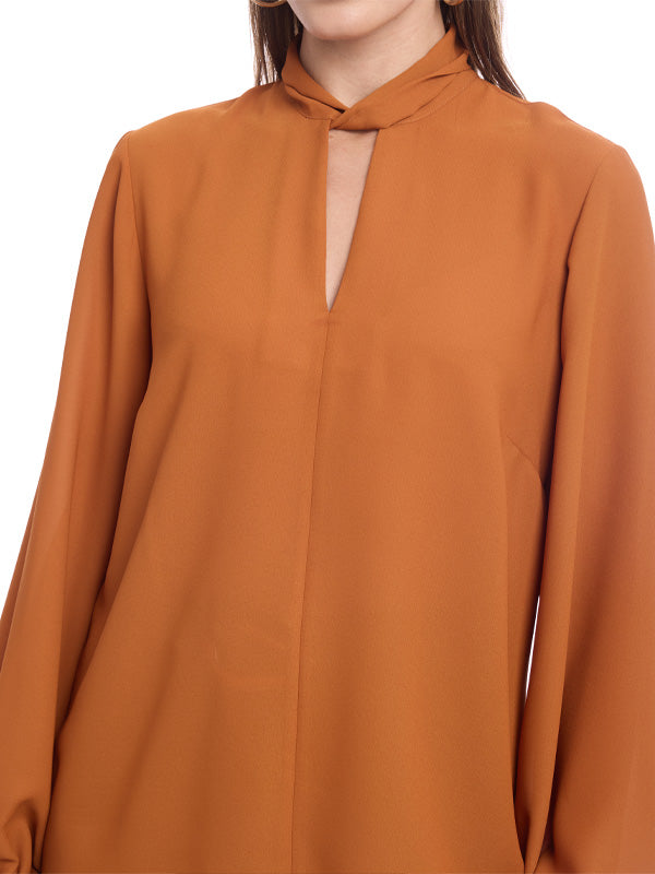 Blusa con Cuello Torcido