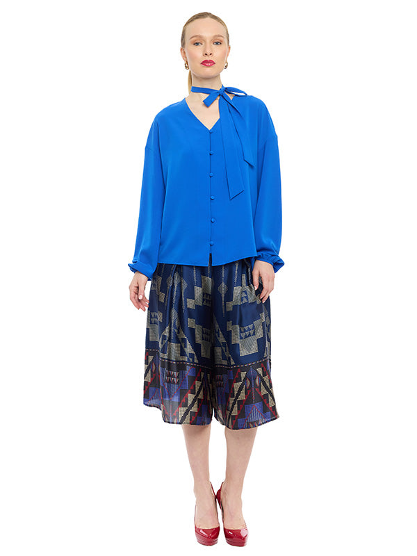 Blusa de Escote en V con Corbata y Botonadura Frontal