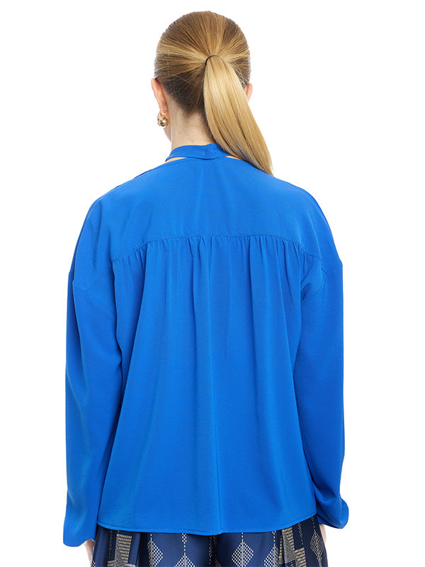 Blusa de Escote en V con Corbata y Botonadura Frontal