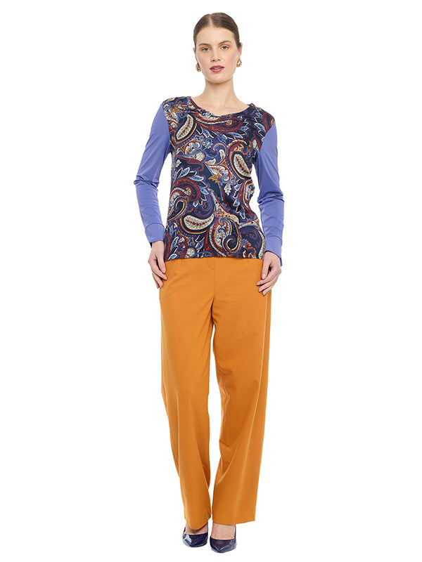 Blusa Escote en V con Contraste de Telas y Detalle en Ruedo