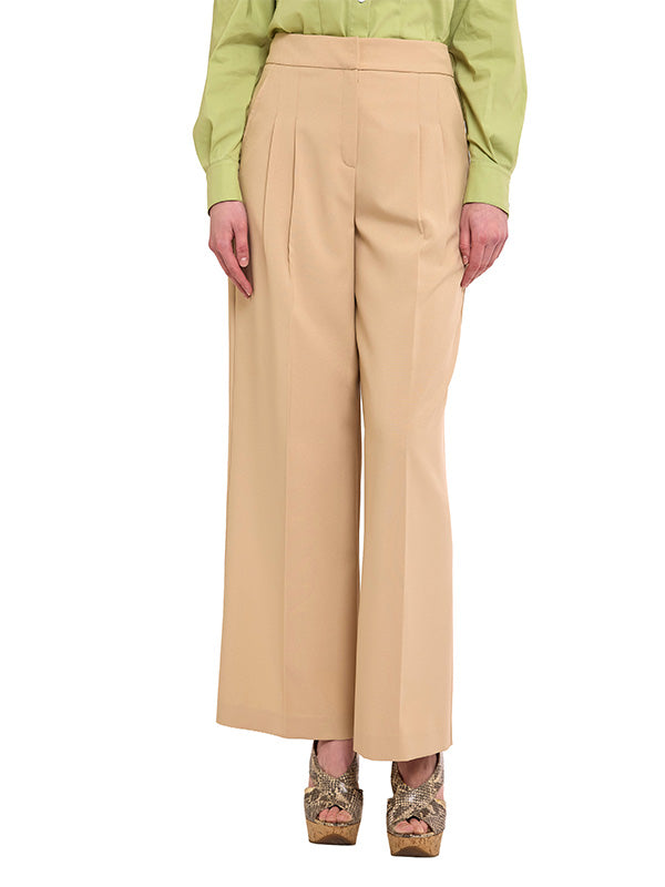 Pantalón Amplio con Tablones y Vivos en Trasero