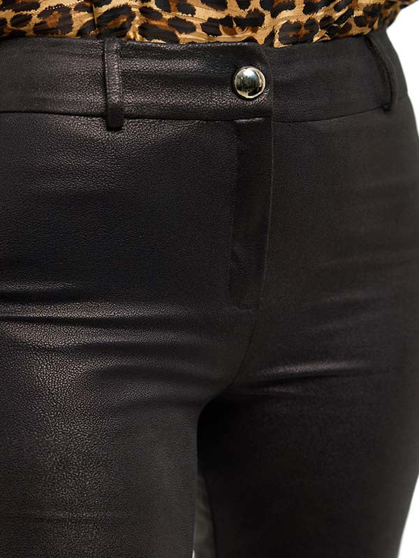 Pantalón Flare con Vivos Decorativos en Traseros