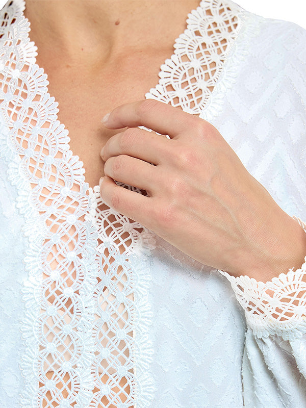 Blusa Manga Larga con Aplicación de Crochet