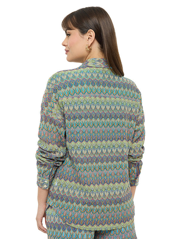 Blusa camisera oversize con bolsas de parche al frente