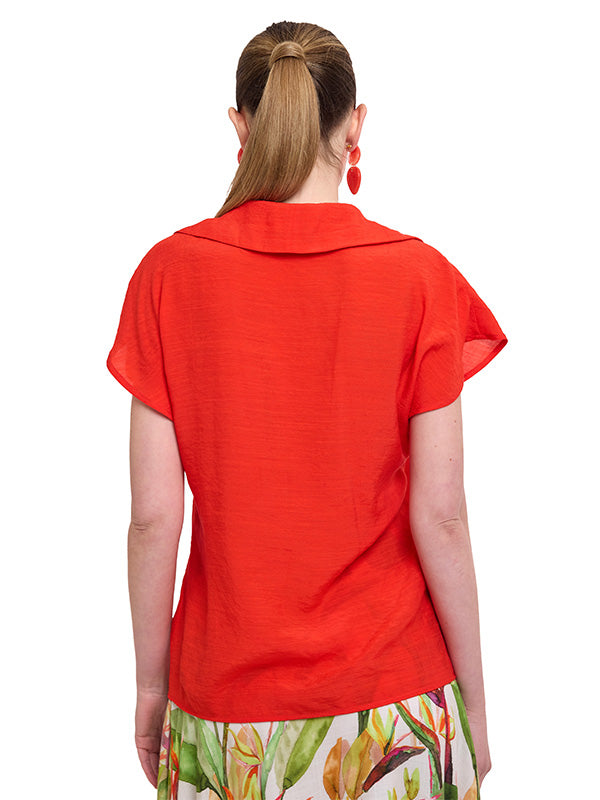 Blusa con Escarola en Escote Delantero