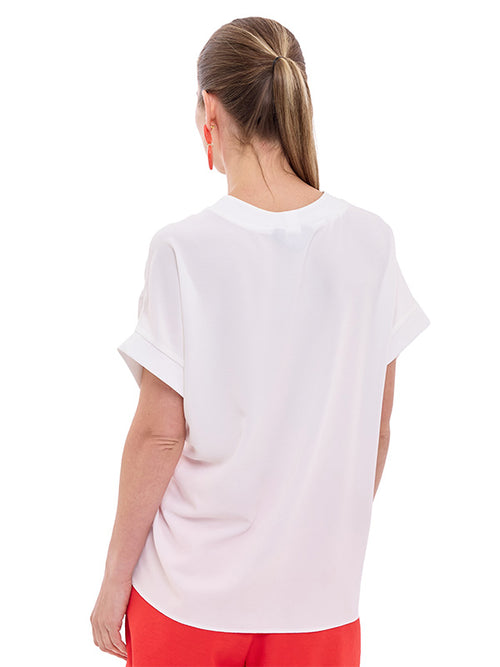 Blusa con Drapeado en Hombros y Escote con Corte
