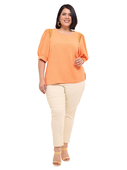 Blusa con Detalle de Encaje en Sisas
