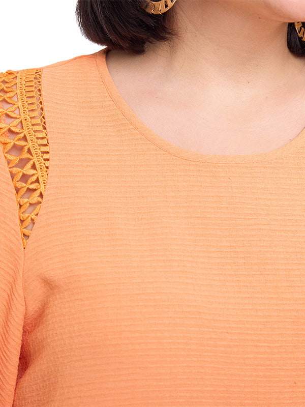 Blusa con Detalle de Encaje en Sisas
