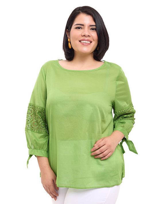 Blusa con detalle de entrecalle en manga y puño con moño