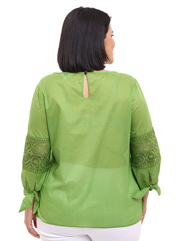 Blusa con detalle de entrecalle en manga y puño con moño