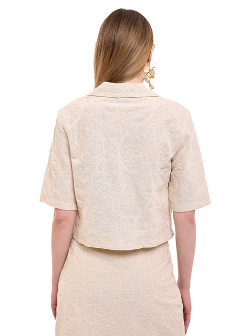 Blusa camisera crop de lino, diseño liso con manga al codo