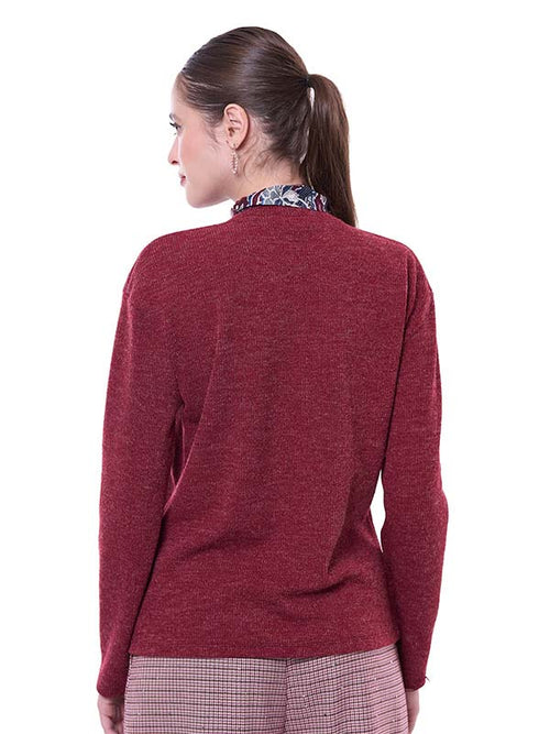 Blusa con Mascada Decorativa en Centro de Cuello