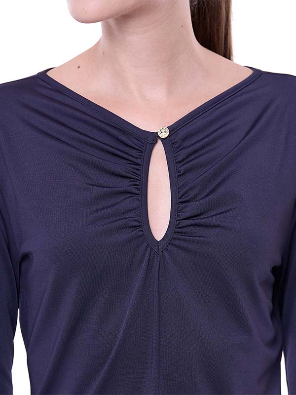 Blusa con Gota en Escote Delantero y Drapeado