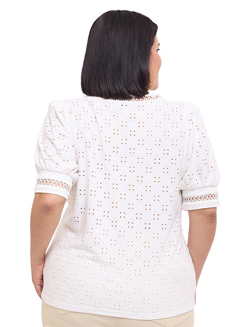 Blusa de escote redondo con detalle de entrecalle