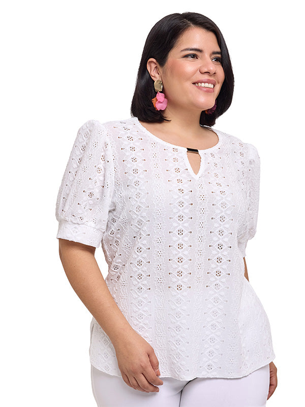 Blusa de escote redondo con herraje y manga abullonada