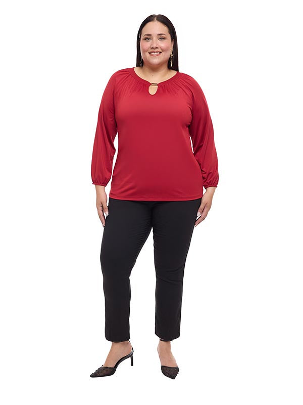 Blusa lisa con herraje en escote