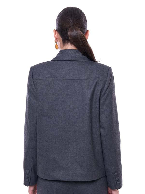 Saco Corto con Combinación de Telas en Cuerpo y Bolsas