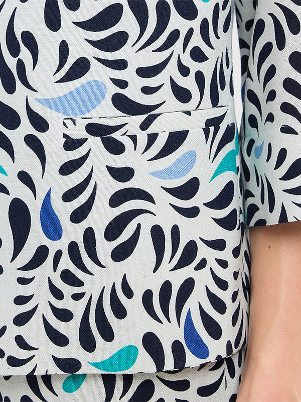 Saco de lino con estampado multiformas, manga 3/4 y broche italiano