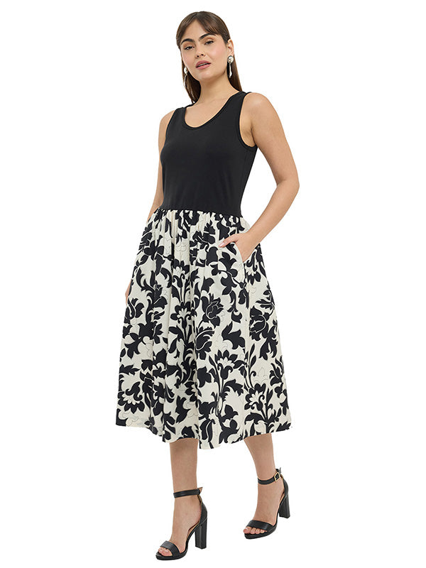 Vestido con combinación de telas, elástico en cintura y bolsas